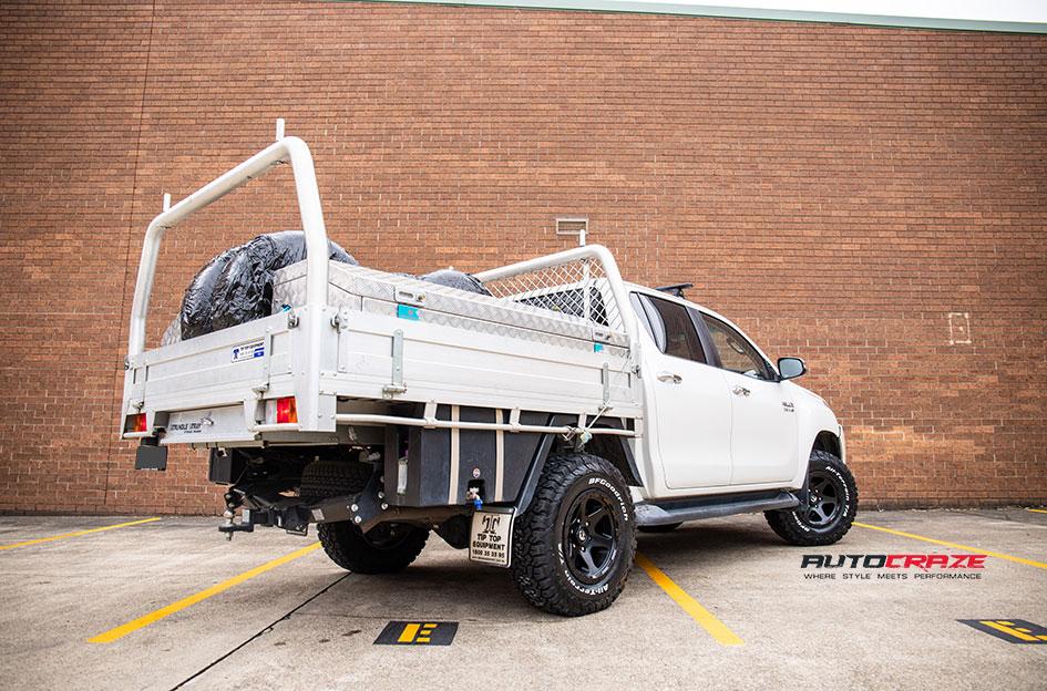 TOYOTA HILUX N80 4WD RIPPER MATTE BLACK